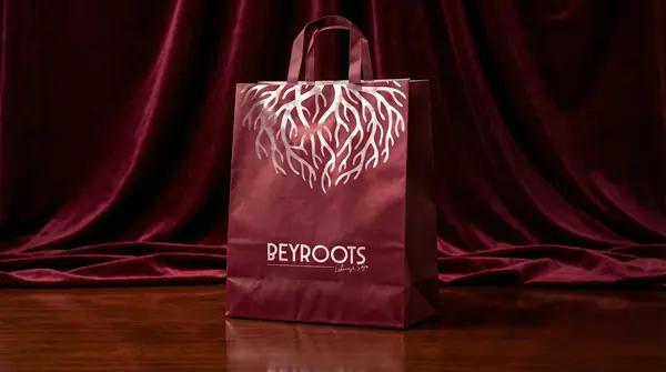 Packaging: carry bag on velvet